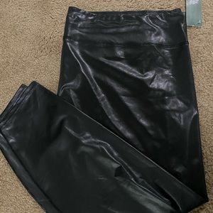 Women's Plus High-Waisted Liquid Leggings - Wild Fable™ Black